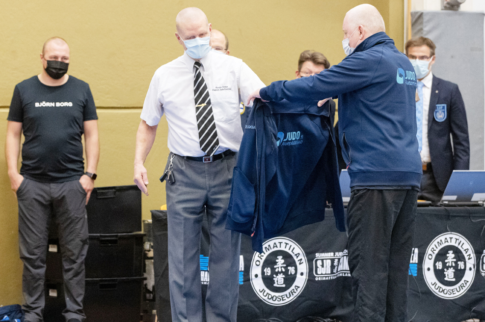 Aluepäälliköiden takit